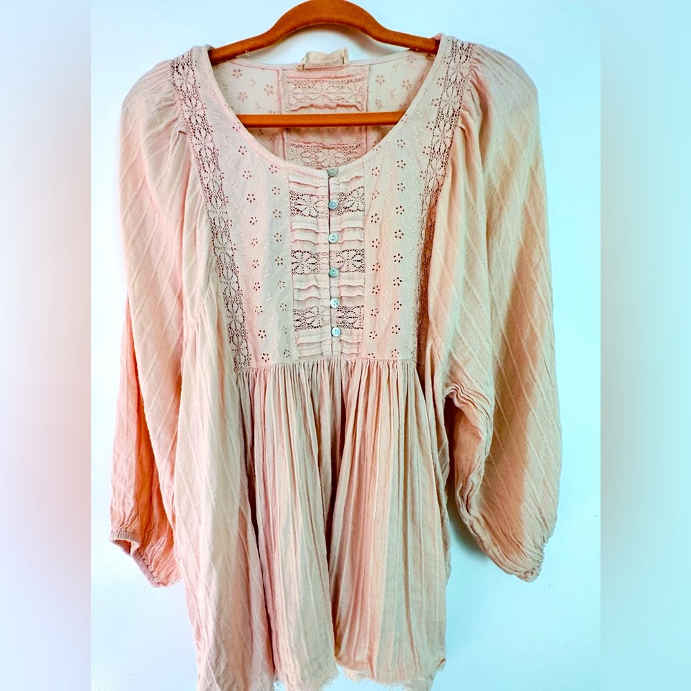Peach colored peasant top